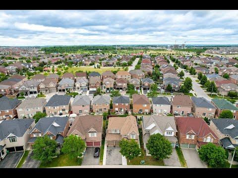 12 Hiberton Crescent, Brampton Home for Sale by Cheryllyn and Loretta Flower