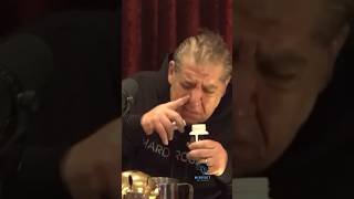 Joe Rogan REACTS To Joey Diaz Trying Smelling Salts 😂 #shorts