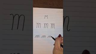 Letra cursiva M #letracursiva #caligrafia #educativo #cursiva #atividadepedagógica #atividades #abc