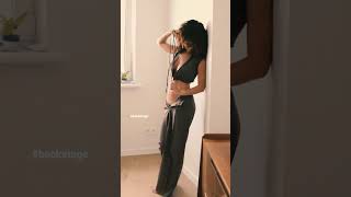 Download lagu Portrait and art nude photoshoot video backstage. Model posing. Erotic portrait photography. mp3