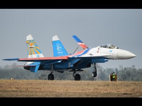 Sukhoi-27 Russian Knights- Arrival in HD