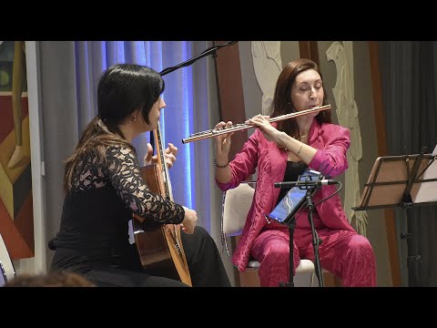 Amalia Tortajada y Andrea González Caballero
