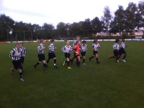 FSV Fijnaart: Warming up FSV D1 (Fijnaart)