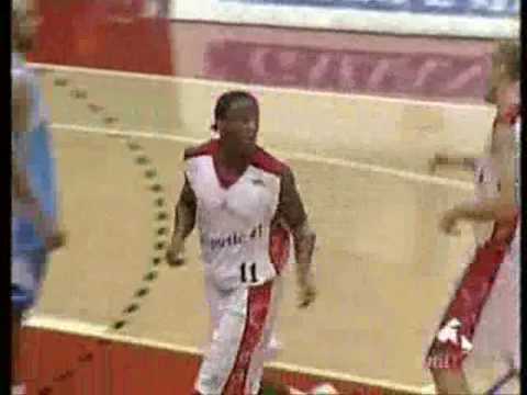 Alley-oop Coopsette Rimini: Omar Thomas per Rashad Bell