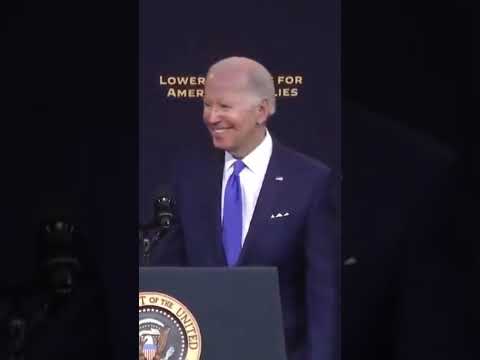 Байден снова жмёт невидимые руки? #Байден #США