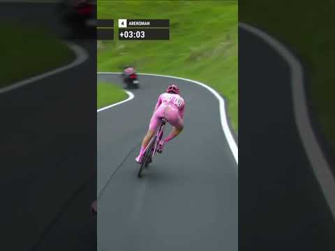 Poetry in motion! 😮 Tadej Pogačar is putting on a masterclasss at the Giro d'Italia! 👏
