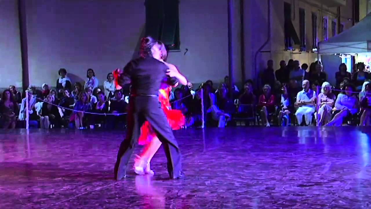 Gustavo Rosas y Gisela Natoli - "Maquillaje".