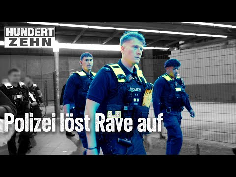 Berlin - Techno-Rave: Polizisten im Einsatz | HUNDERTZEHN