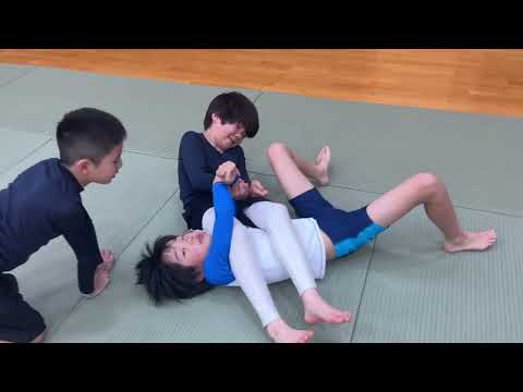 少年部ノーギ柔術スパーリング