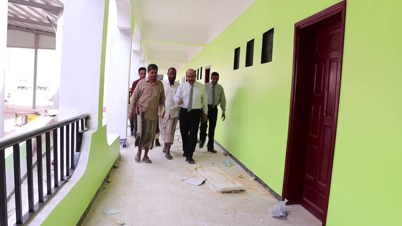 مدير تربية حضرموت الساحل يطلع على سير عدد من المشاريع التربوية والتعليمية بربوة خلف بمديرية المكلا