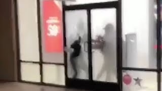 Camarillo outlets thieves break glass doors after workers lock them inside shop | ABC7