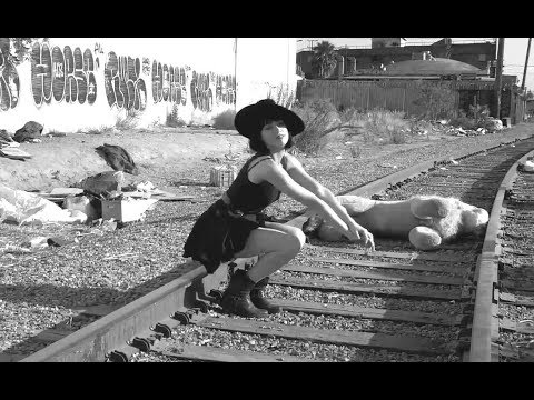 Halie Loren - A Woman´s Way