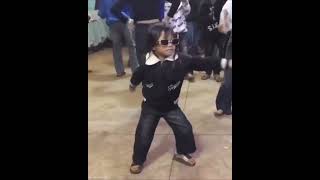 Download lagu little girl dancing video with boom boom Tel Aviv song 😭😂 mp3