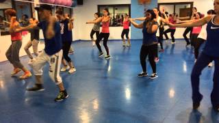 BOMBA, TAPO Y RAYA, LA CLASE DE ZUMBA EN HOLIDAY FITNESS GYM