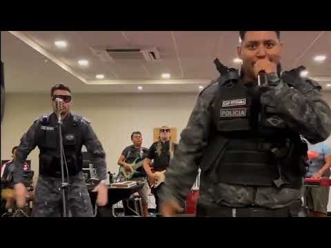 É Pau É Pau A policia trabalha certa   Capitão Pitomba e Banda  Musica Do Carnaval