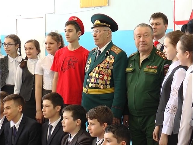 На смену пионерам