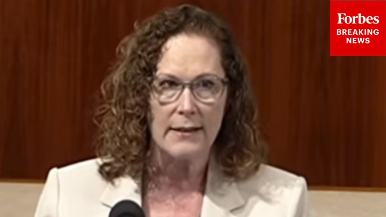 Video | 'That's Less Than We Spend In A Day On The War In Iran': Val Hoyle Calls For Funding For VA Facility