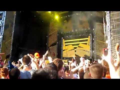 Laidback Luke NEW SONG ft. Chuckie at Ultra Music Festival 2012
