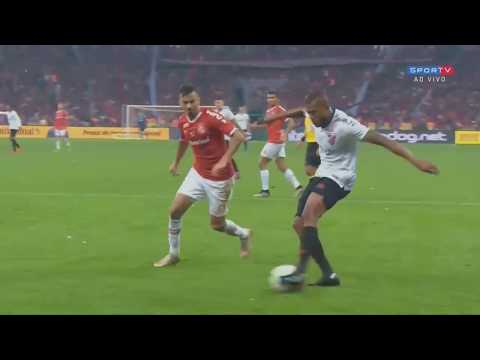 Marcelo Cirino Backheel Nutmeg (Internacional 1-2 Athletico - Copa do Brasil)