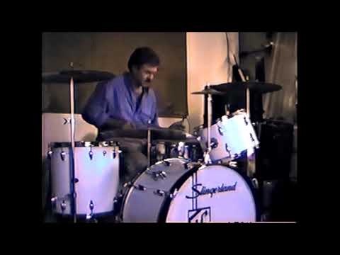 The single stroke roll