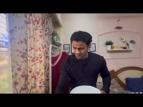 aditya agrawal Waiter gets shocked, after realizing that the customer got a gun and starts working out in the resta