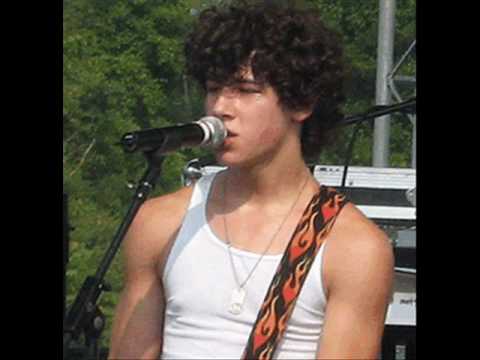 download lagu mp3 mp4 Letra De A Little Bit Longer Jonas Brothers, download lagu Letra De A Little Bit Longer Jonas Brothers gratis, unduh video klip Letra De A Little Bit Longer Jonas Brothers