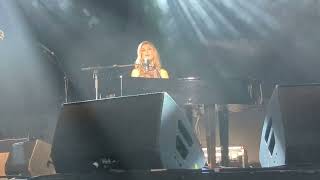 Delta Goodrem - Dancing With A Broken Heart (Hearts On The Run Tour - Glasgow)