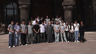 Արգենտինայից ժամանած պատանի ուխտավորներն այցելել են Մայր Աթոռ Սուրբ Էջմիածին