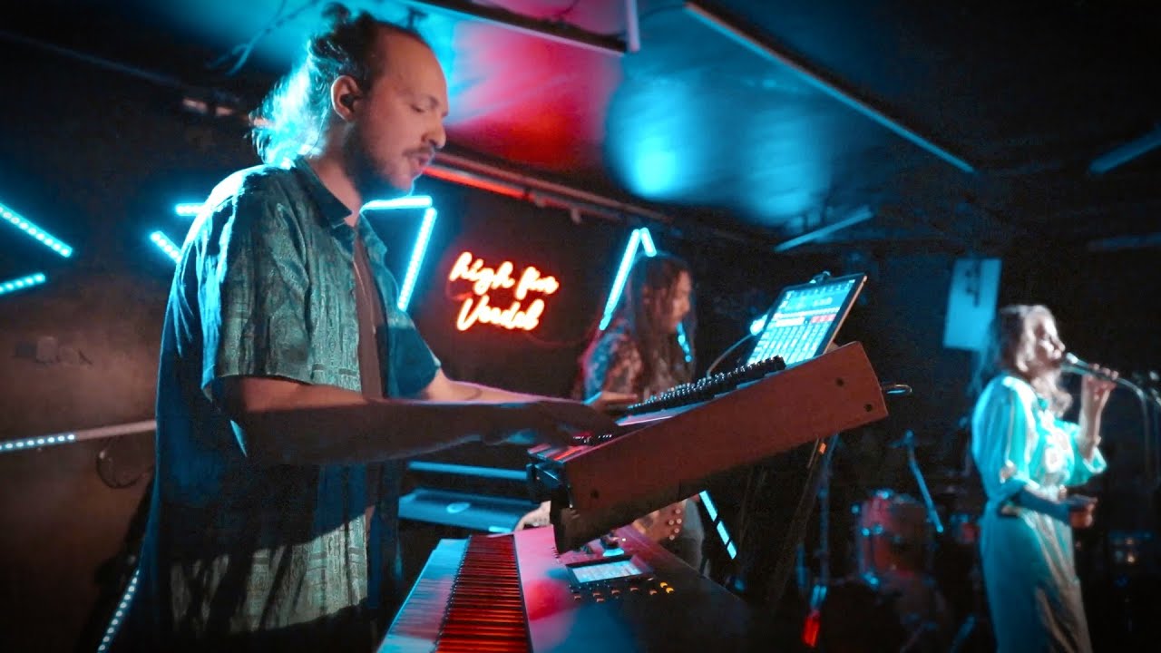 molass - Jupiter Horizons (LIVE @Veedel Club, Cologne) - YouTube
