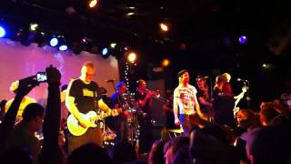 Big D and the Kids Table - Chicago