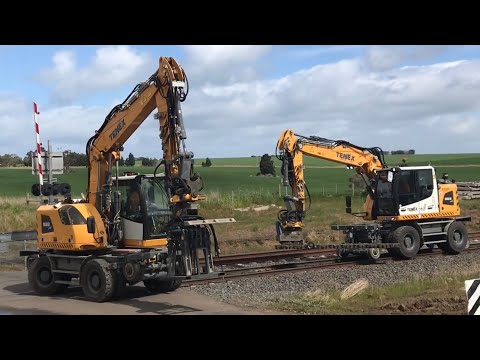 Tenex Hi-Rail Machines - Mount/Dismount at Level Crossing