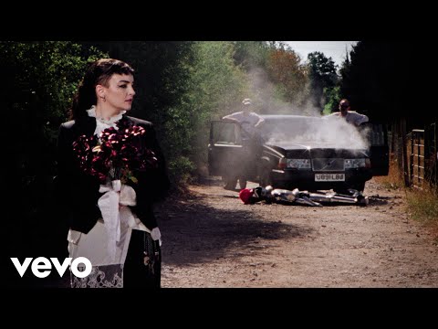 CHVRCHES - Roses (Official Lyric Video)