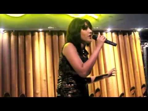 Chittiyaan Kalaiyaan | Live Performance | Sagarika Deb