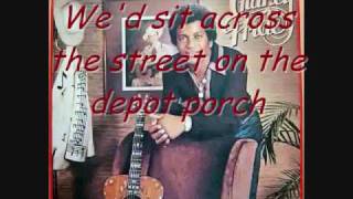 Mississippi cotton pickin&#39; Delta town w/Lyrics