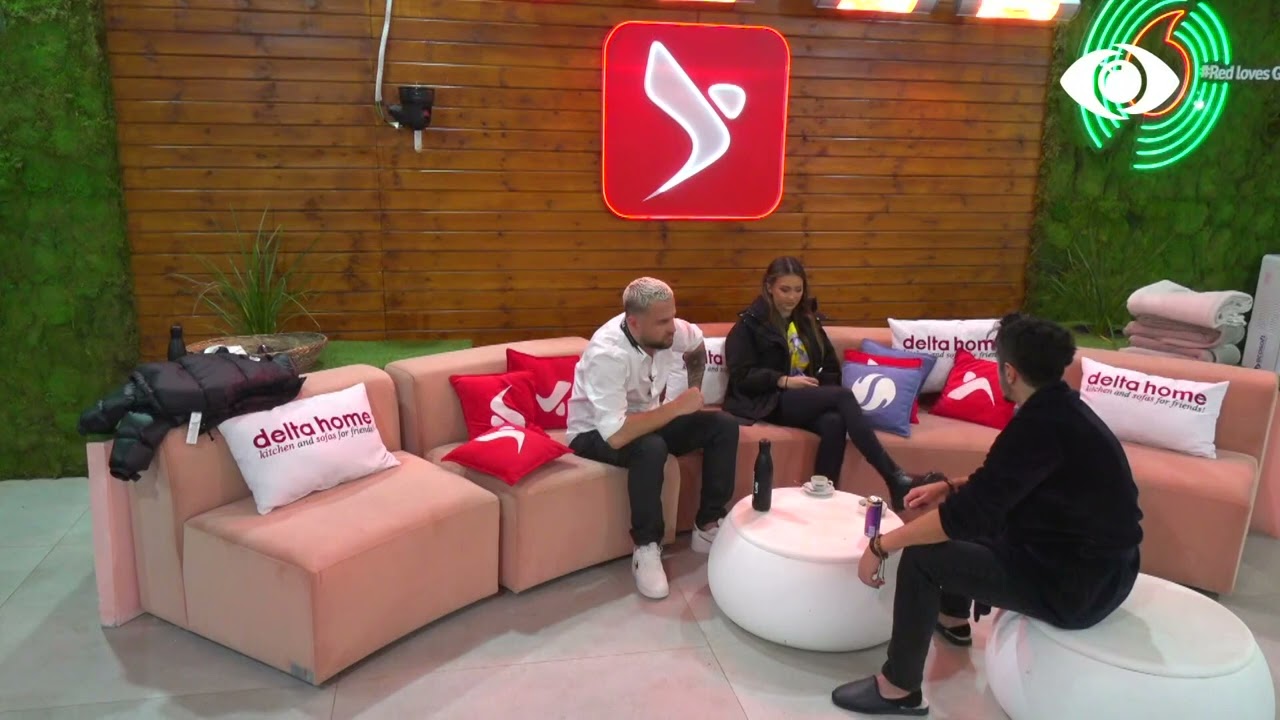 Luizi, Kiara dhe Amos diskutojnë për zarfin e zi