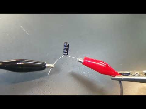 Wybuch kondensatora elektrolitycznego