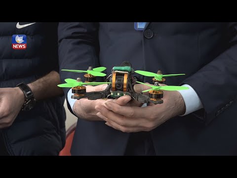 بەڤیدیۆ.. چەند گەنجێکی کورد، بە کەرەستەی بەکارهاتوو، درۆنێک دروستدەکەن