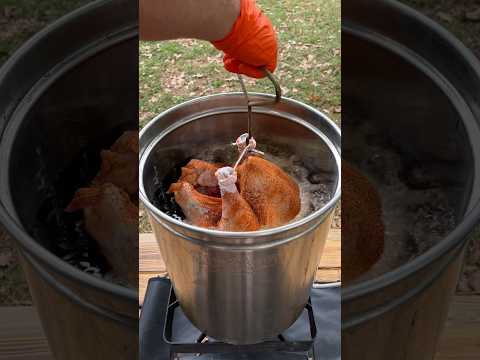Have you ever DEEP FRIED your Thanksgiving Turkey?? 🦃 #friedturkey #deepfried #texas #turkey