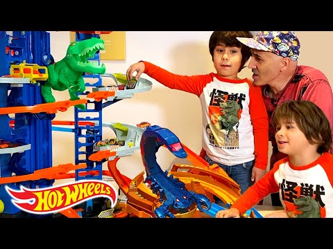 La MAGIA de Hot Wheels City NEW ULTIMATE GARAGE en Las Aventuras de Dani y Evan