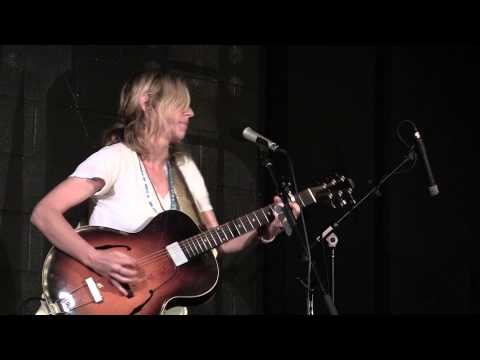 Amy Cook - It's Gonna Rain - Live at McCabe's