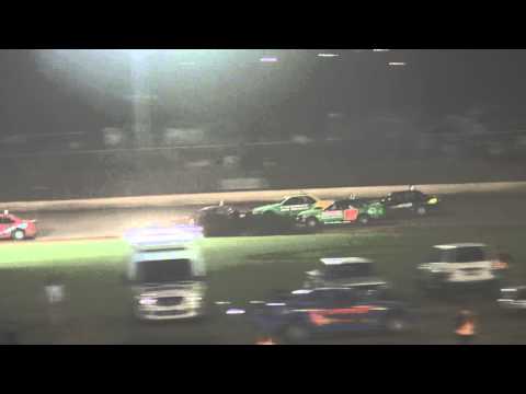 Modified Sedans: Brett Baxter Crash - Kingaroy Speedway