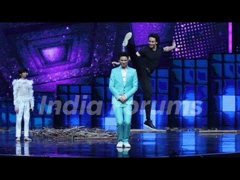 Tiger Shroff flying kick to Raghav Juyal🤟🔥||Tiger Shroff best stunt🤯|| #stunt #shorts