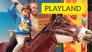 PLAYLAND oyun alanındaki oyuncaklara bindik ve çok eğlendik.Eğlenceli çocuk vide