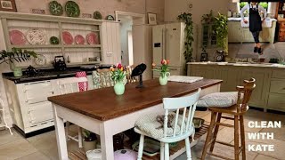 Beat Procrastination With Me – Laundry & Weekly Carpet Cleaning!