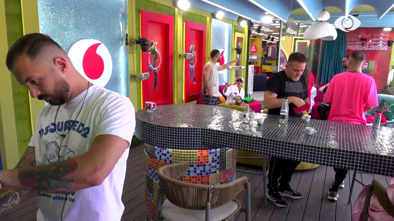 “Shiko të përndjekësh ndonjë vajzë”/ Meritoni-Romeos: Jeni të poshtër