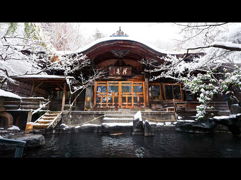 Experience a 200 year old Japanese Onsen Ryokan with a Wooden Outdoor Bath | Yudanaka Onsen Yoroduya
