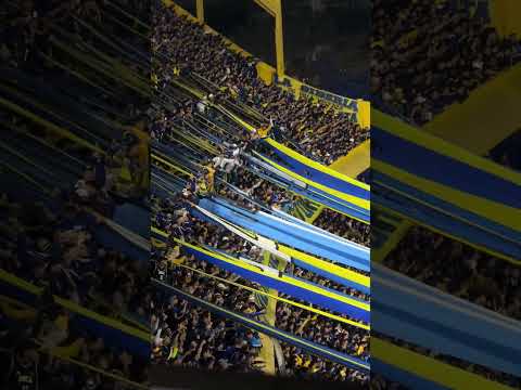 "LA HINCHADA DE BOCA TRAS EL 1-0 VS. SAN PABLO " Barra: La 12 &bull; Club: Boca Juniors &bull; País: Argentina