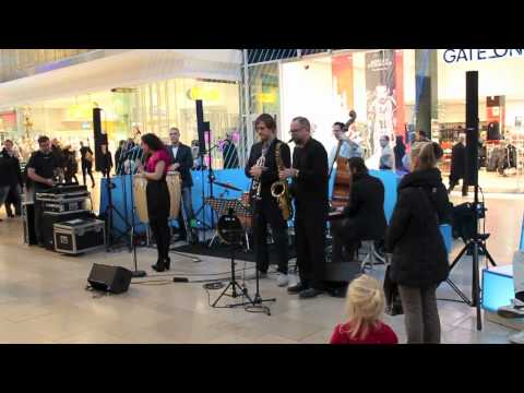 Emily McEwan - The end of a love affair, Live at Gallerian, Stockholm