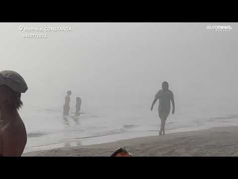 Fenomen spectaculos la malul Mării Negre. Ceața densă a cuprins toată plaja din Mamaia