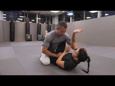 Kyra Gracie ensina triangulo usado em seu primeiro titulo do ADCC.